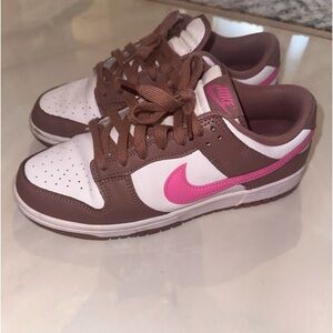 NIKE DUNK LOW SMOKEY MAUVE (W) SIZE 8.5